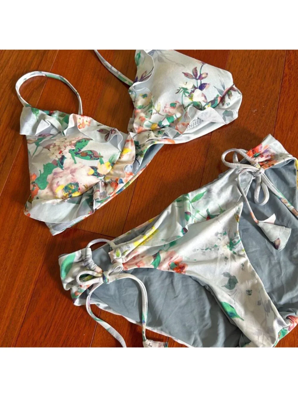 Becca Femme Flora 2 Piece Bikini Swim Suit Ruffle Size Small Women's